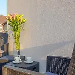 1 Bedroom Gorgeous In