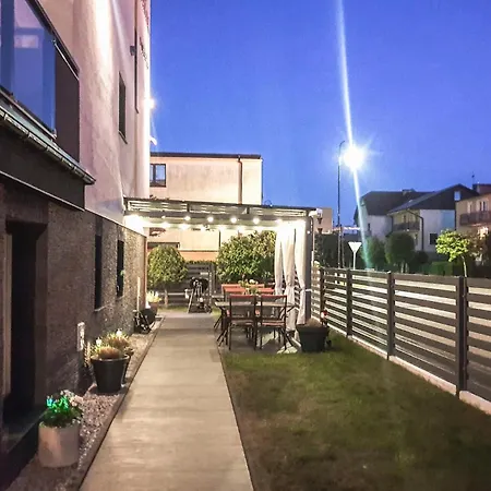 1 Bedroom Cozy In Apartment *
